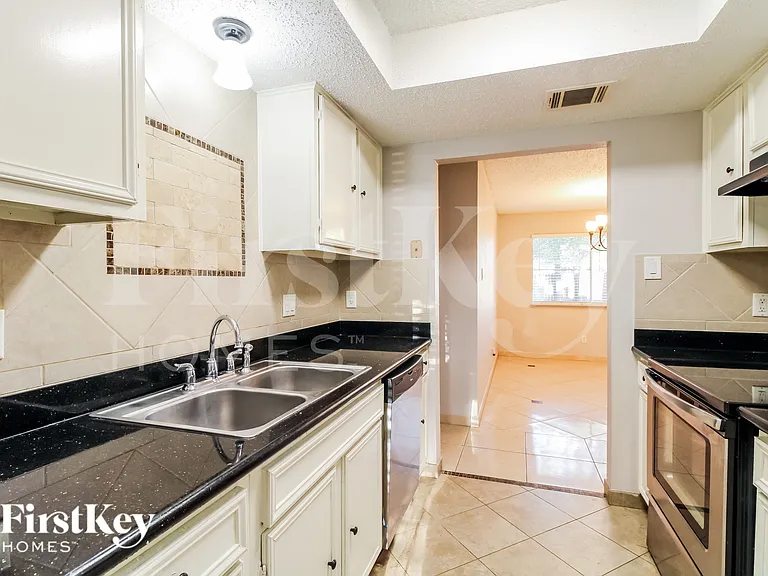918 Cheyenne Meadows Dr — Photo 7