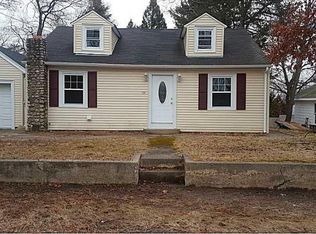 121 Knotty Oak Rd, Coventry, RI 02816