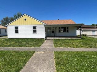 303 NW 3rd St, Fairfield, IL 62837