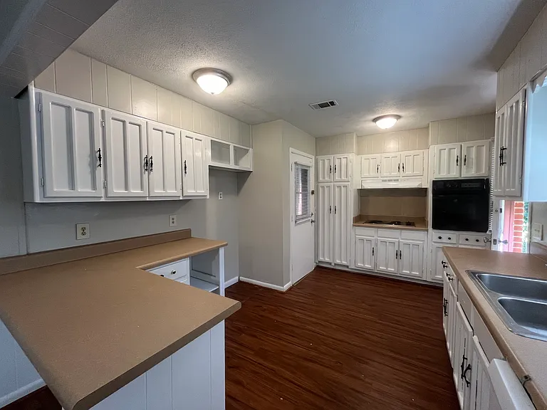 214 Palomino Ln — Photo 12