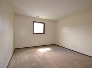 105 N Lancaster Dr #2, Bolingbrook, IL 60440