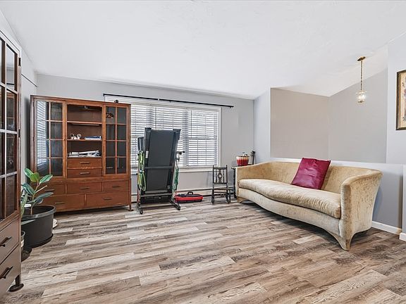 3rd image of 175 Slade St