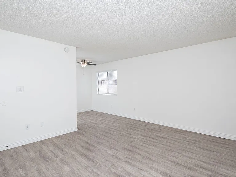 Twin Oaks Apartments — Photo 19