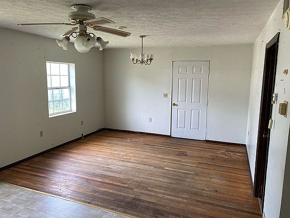 Family Room/door to backyard