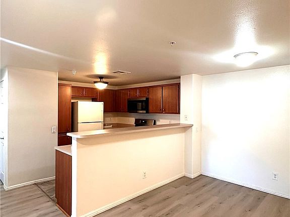 5th image of 31221 Taylor Ln
