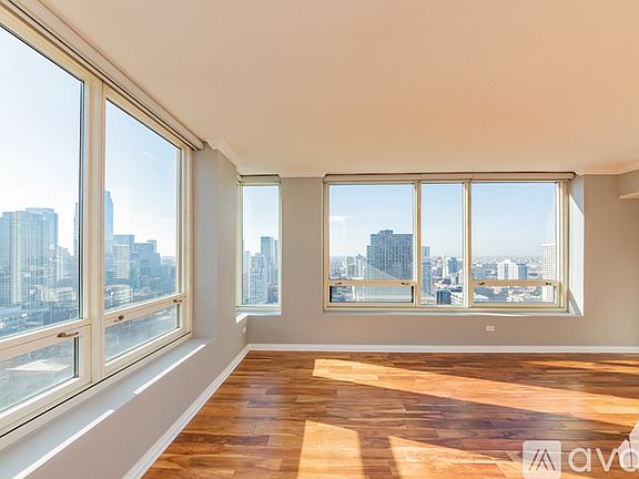 2nd image of 33 W Ontario St #33W