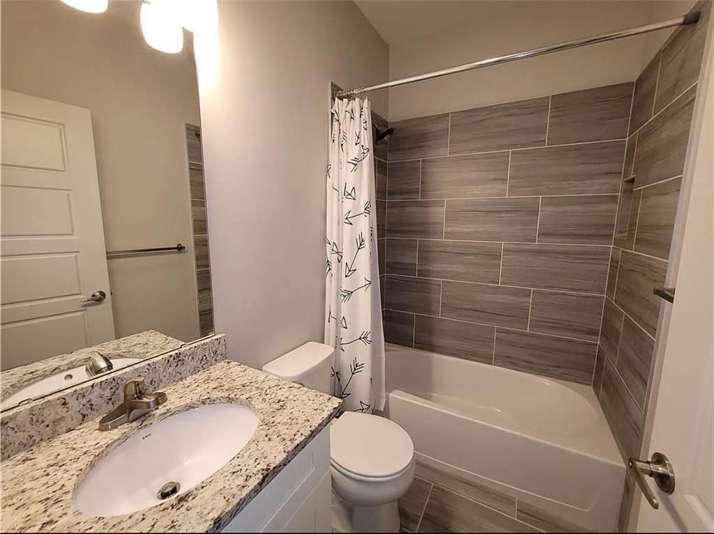 15880 Shawnee Dr, Overland Park, KS - More