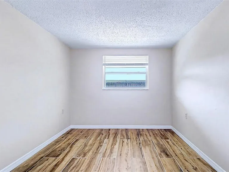 5441 Oceanic Rd — Photo 9
