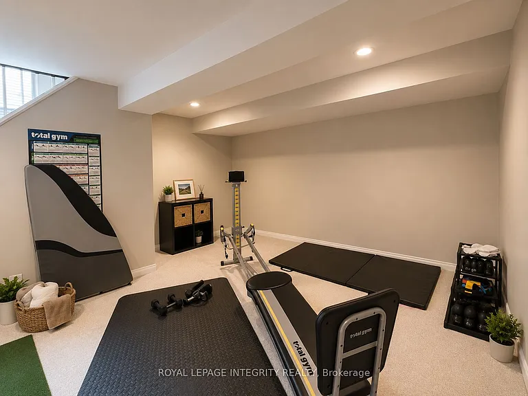 12 Kimbolton Cres — Photo 23