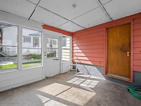 4th image of 1620 20th Ave