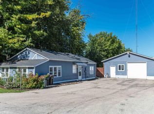 816 Armour Rd, Oconomowoc, WI 53066