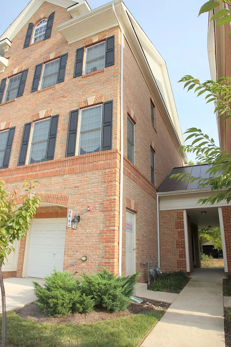 4601 Hummingbird Ln #102 photo 1