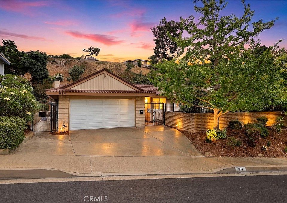 1st image of 894 Crest Vista Dr