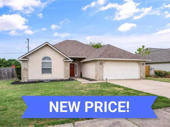 1104 Lavona Ln, Siloam Springs, AR 72761