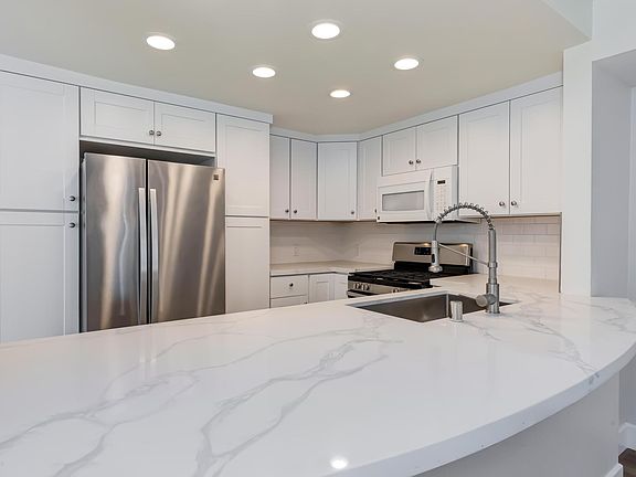 5th image of 908 20th St #B