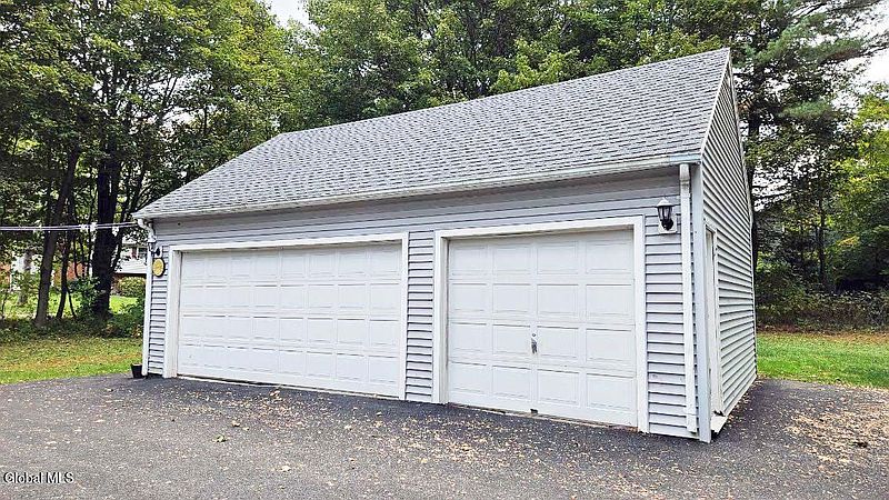 5th image of 43 Maple Road