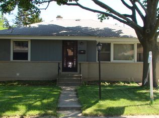 41 Rosemont Ave, Roselle, IL 60172