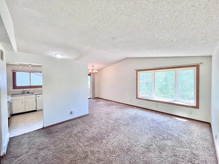 2493 Fleming Dr — Photo 2