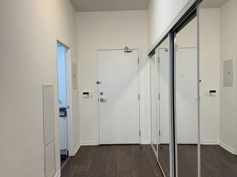 832 Bay St #213 — Photo 8