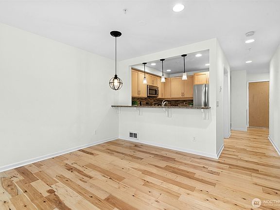 5th image of 225 4th Avenue #A-307