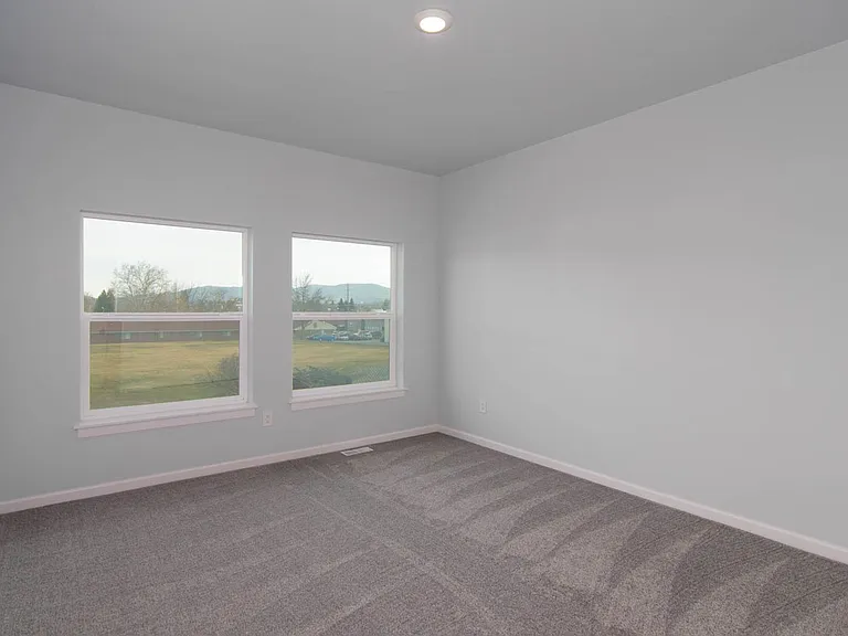 12402 E Broadway Ave — Photo 16