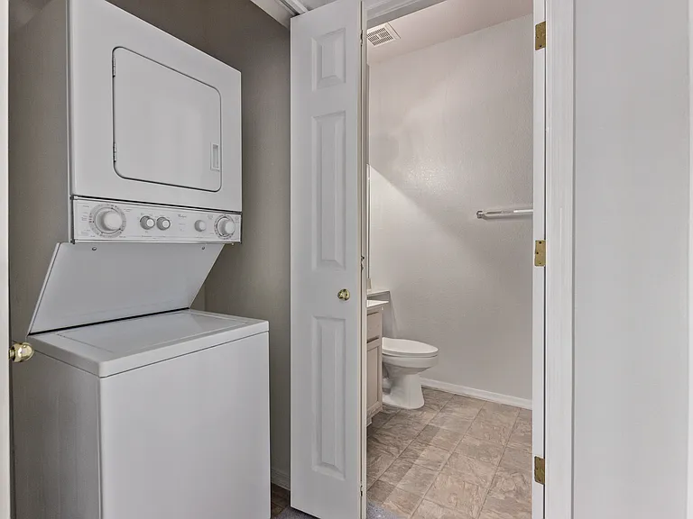 1633 E Lakeside Dr #143 — Photo 22