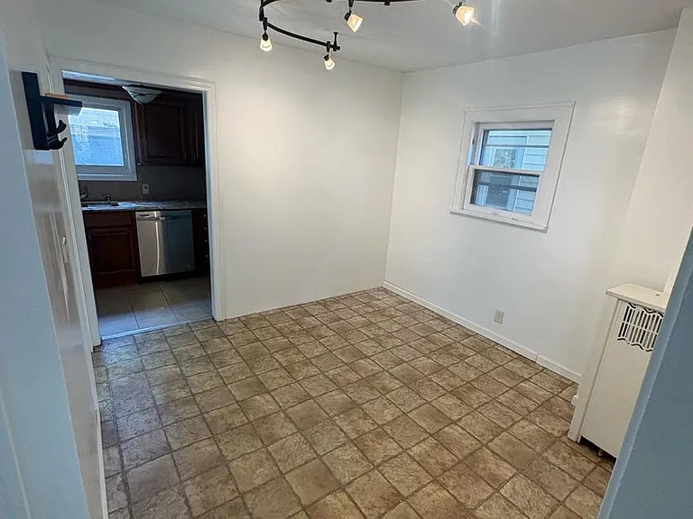 2561 S Taylor Rd — Photo 5