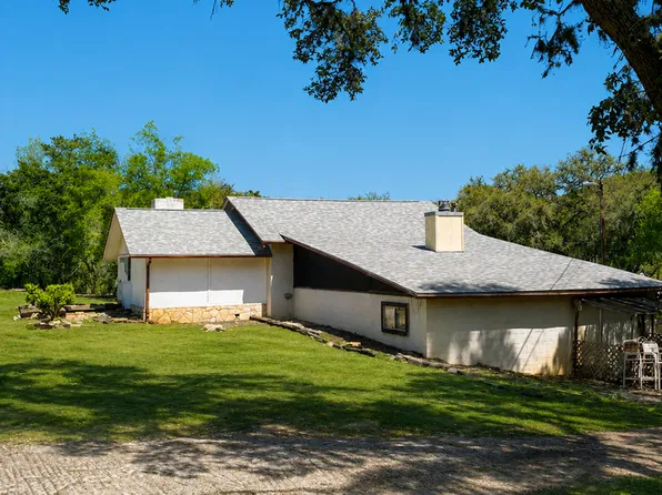 12433 Park Road 37, Lakehills, TX 78063