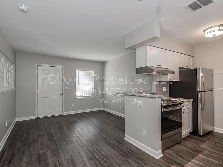 406 W 9th St #203 — Photo 7