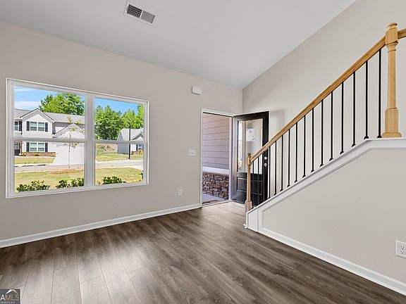 4th image of 497 Charleston Pl