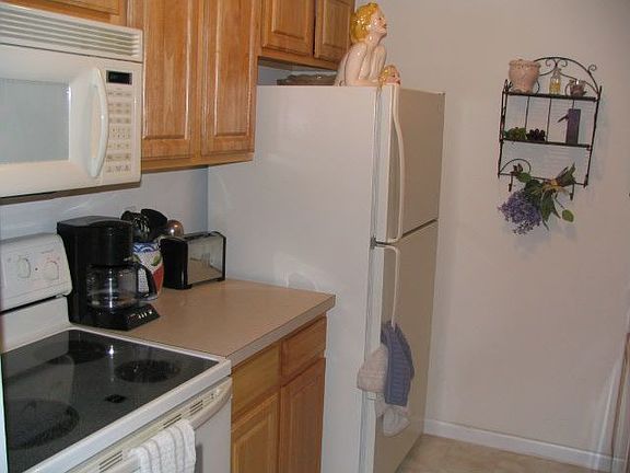 Cupboards and Counter space in Kitchen
