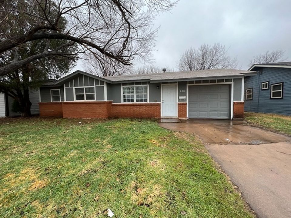 1st image of 2410 Yorktown Dr