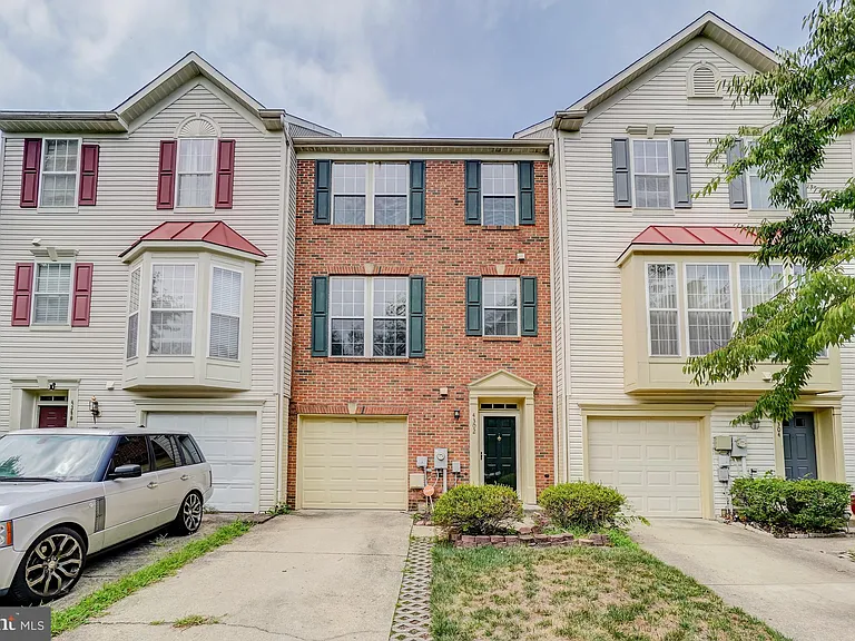 4302 Day Lily Dr — Photo 1