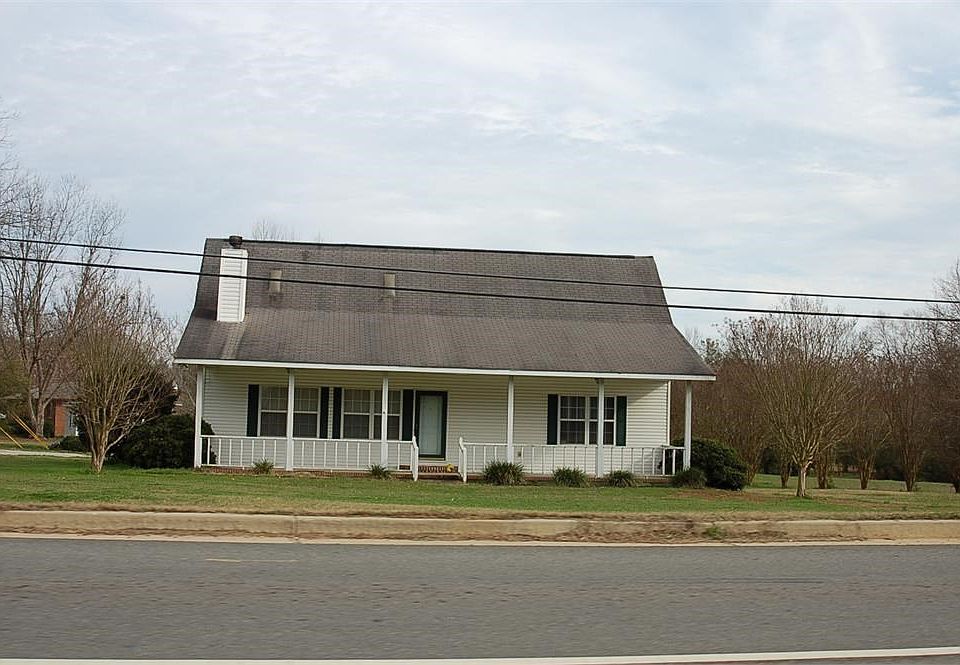 2nd image of 246 Langston Cir