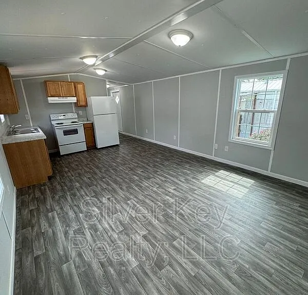 1004 S Jackson St #A5 — Photo 3