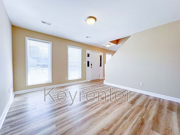 3rd image of 6609 Sedgefield Dr