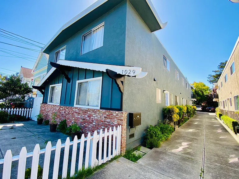 Townhouse style. Friendly and walkable neighborhood. Close to South Shore Center, Park St. shopping, and schools.