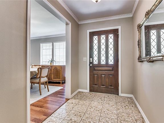 4th image of 4025 Leon Dr