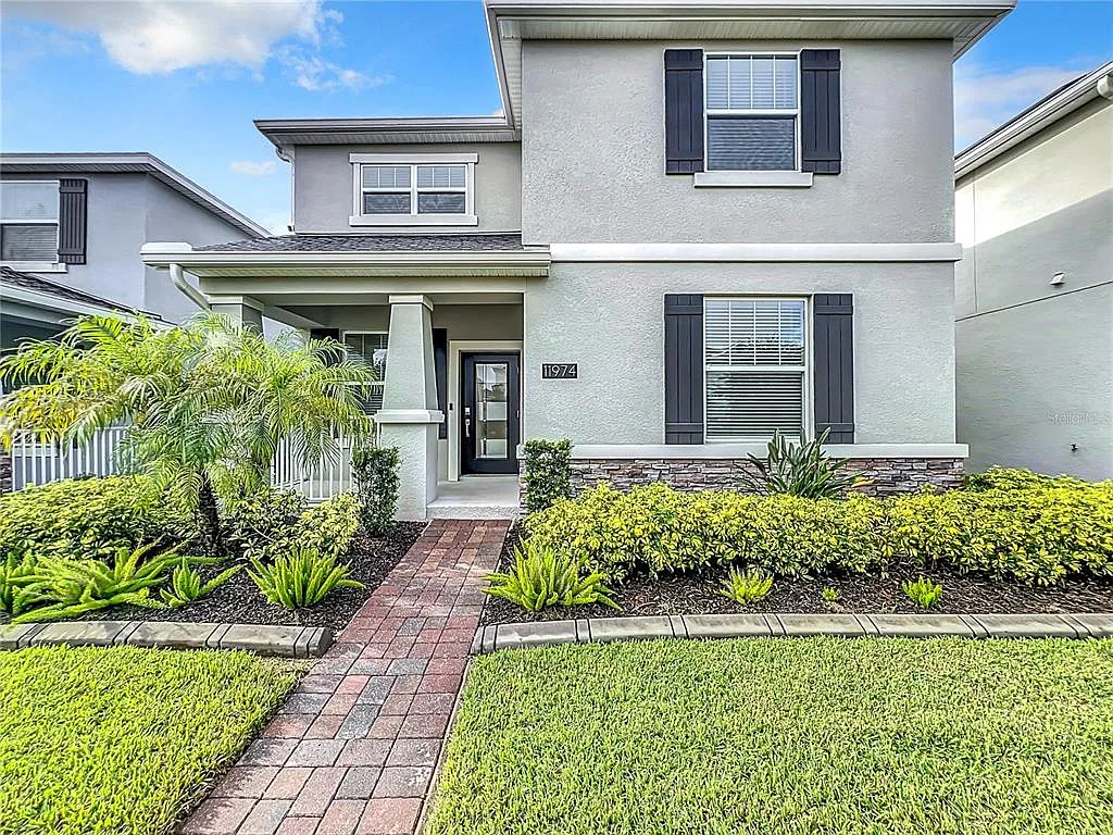 5 bed, 3.0 bath, 2638 sqft, $3,200 — Photo 1