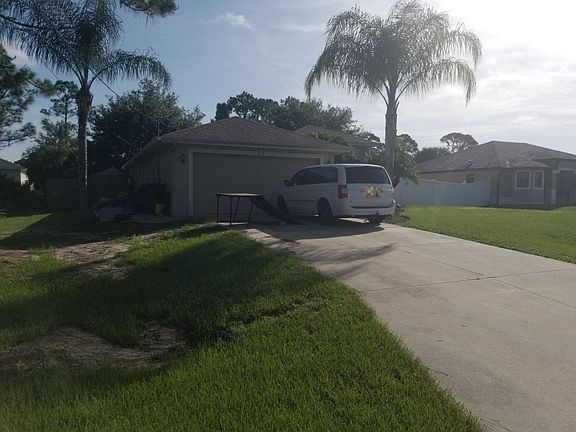 3rd image of 2228 Bonanza Ln