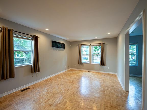 5th image of 126 Clinton St