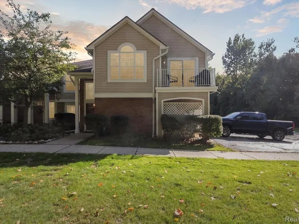 56059 Chesapeake Cir, Shelby Township, MI 48316
