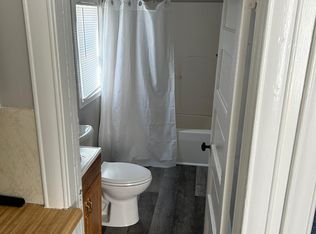 710 4th St SW #1/2, Cedar Rapids, IA 52404