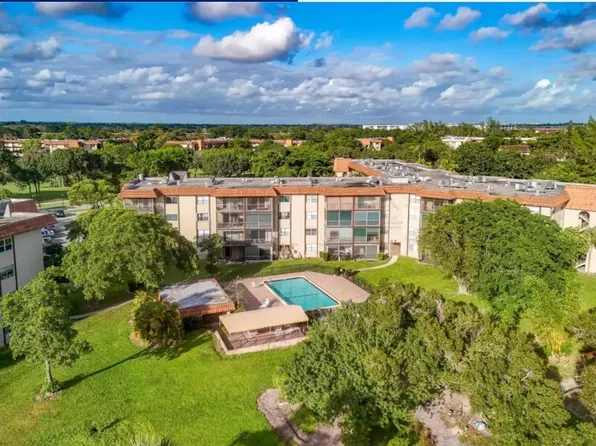 6100 S Falls Circle Drive #204, Lauderhill, FL 33319