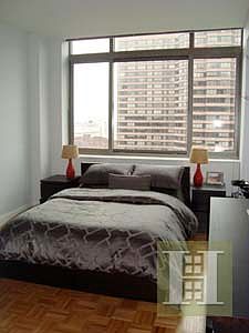 3rd image of 1500 Lexington Ave APT 17B