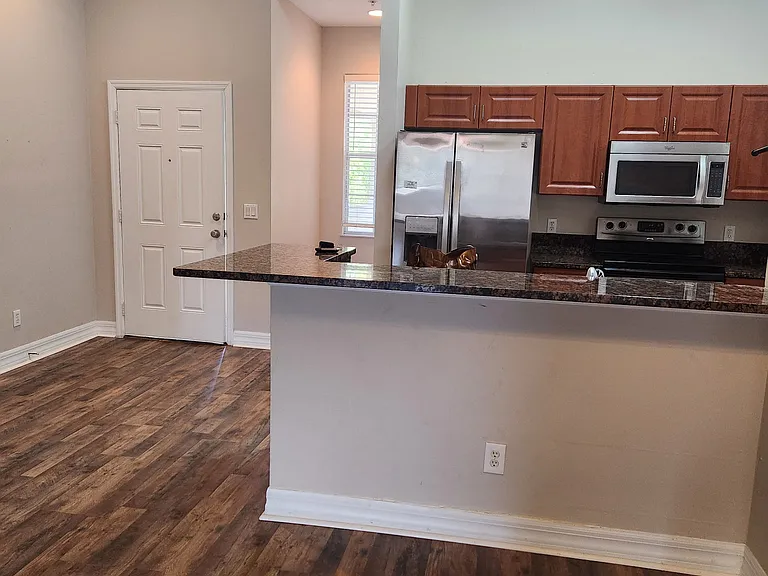 8521 Oakshade Cir #422 — Photo 2