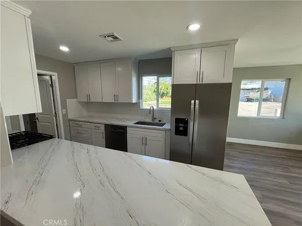 9335 Chimney Rock Ln, El Cajon, CA 92021