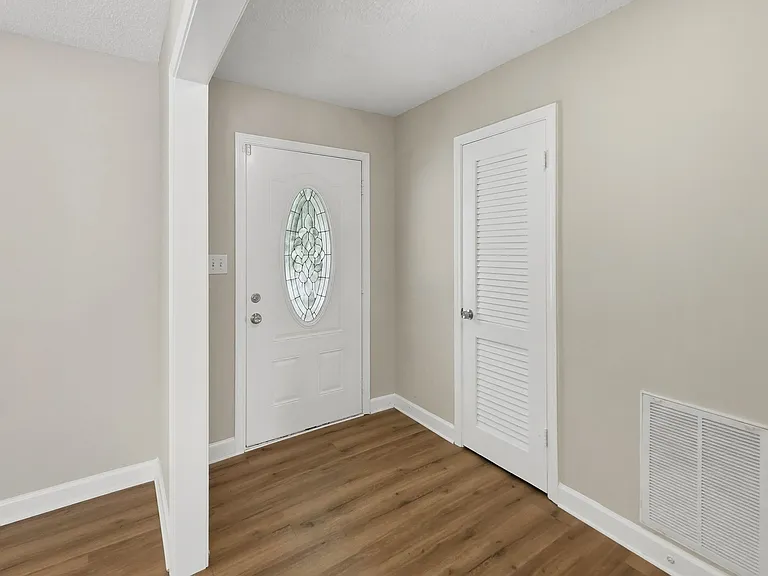5949 James Rd — Photo 6