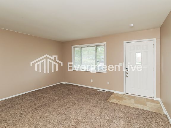 3rd image of 774 Crowden Dr