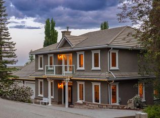 57 N Slopes Point SW, Calgary, AB T3H 3Y8